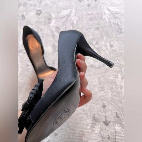 Stuart Weitzman Satin Bolero Black Pump Size 6 - Picture 9 of 10
